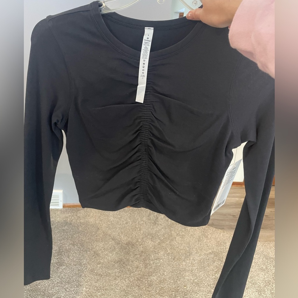 Lululemon Find your Feeling top